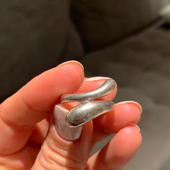 Tiffany & Co. Jewelry - Tiffany & Co Elsa Peretti Teardrop Ring Size 7